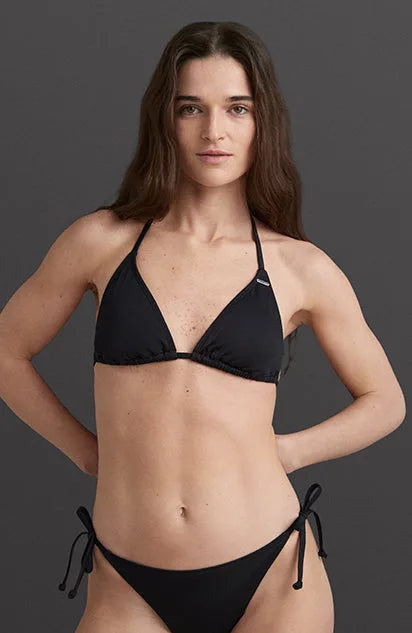femmes bikinis triangle