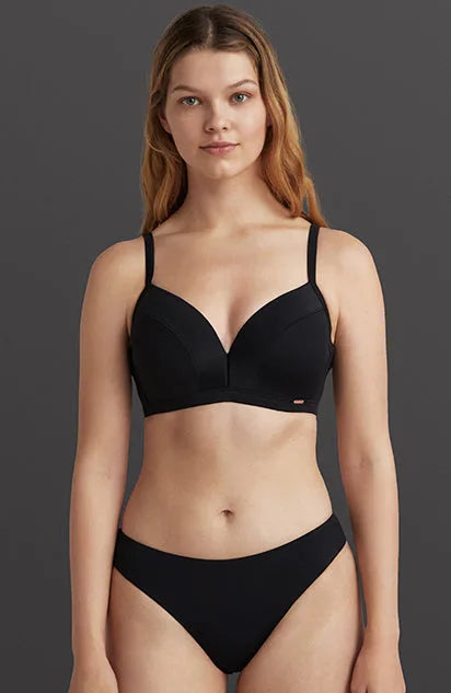 femmes bikinis D & E Cup