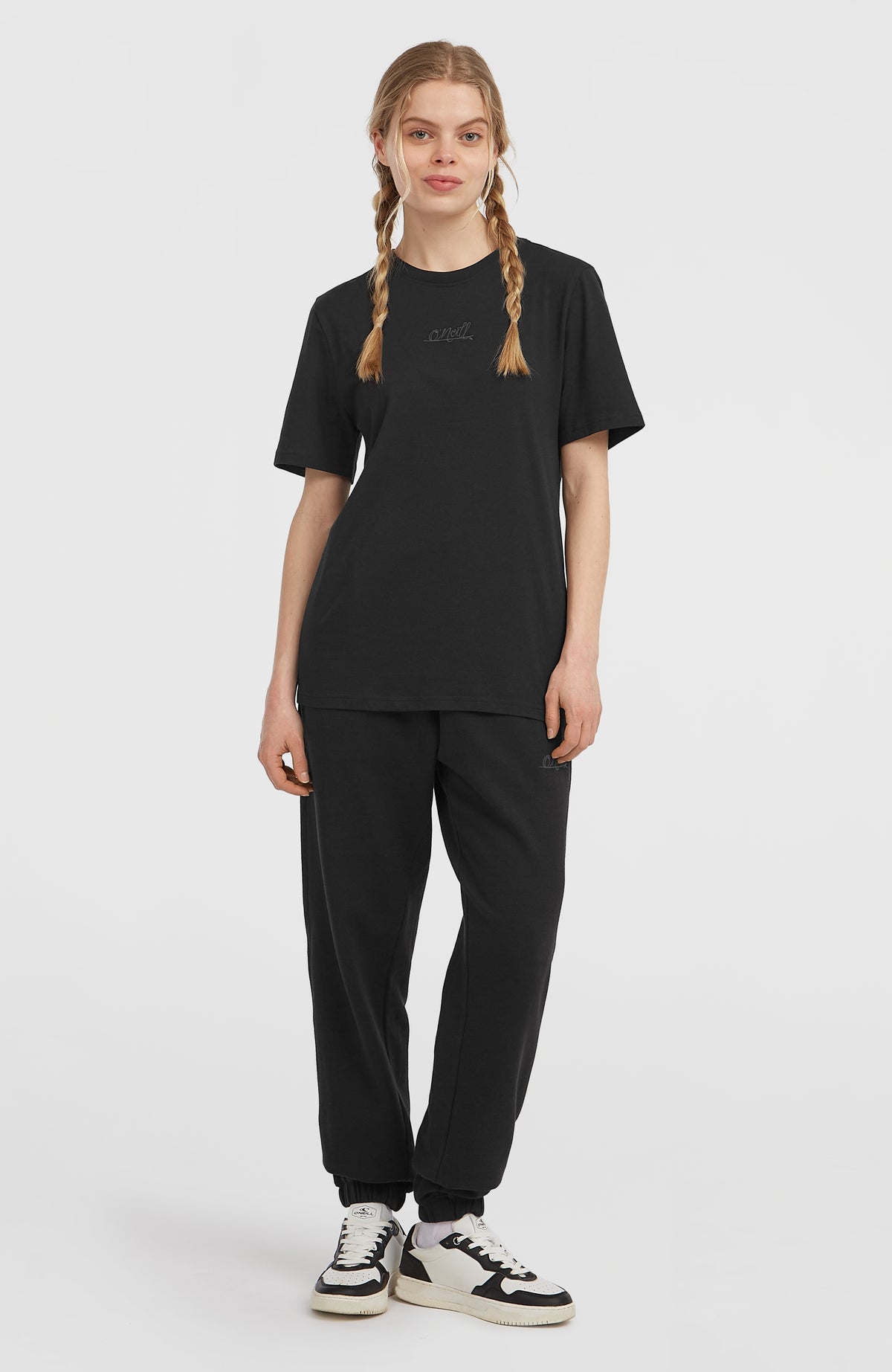 T-shirt Essentials Script | Black Out