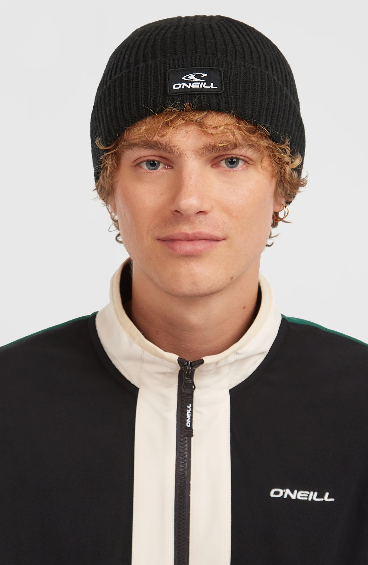 Bonnet Bouncer | Black Out