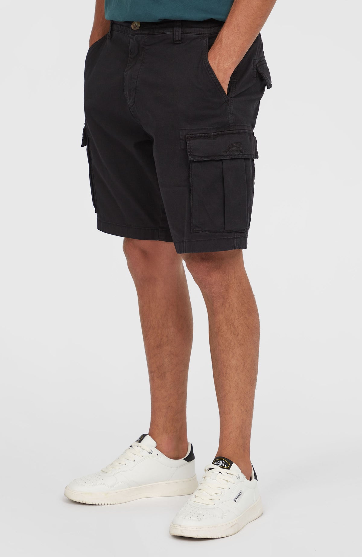 Short cargo Essentials | Black Out