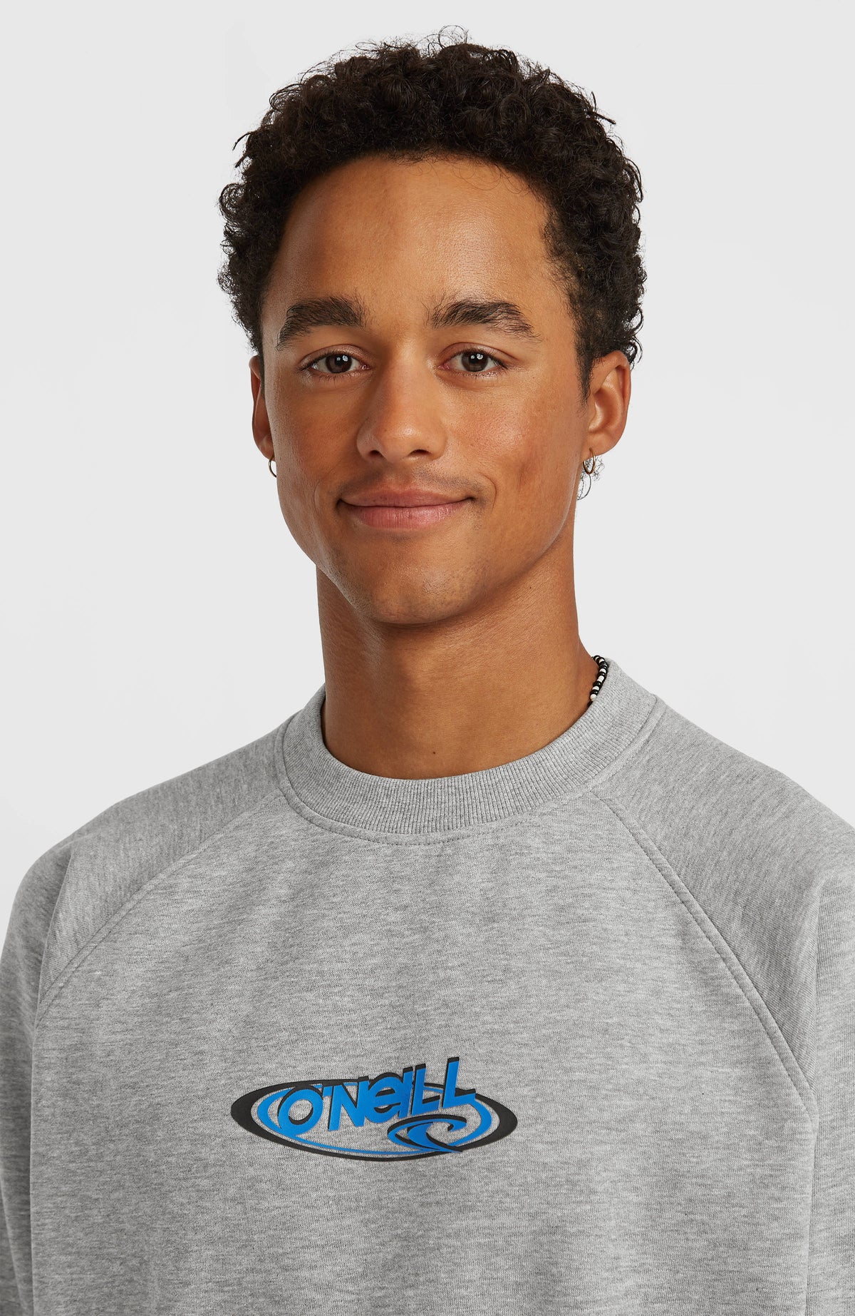 Sweatshirt à col rond Essentials 90s Logo | Silver Melee