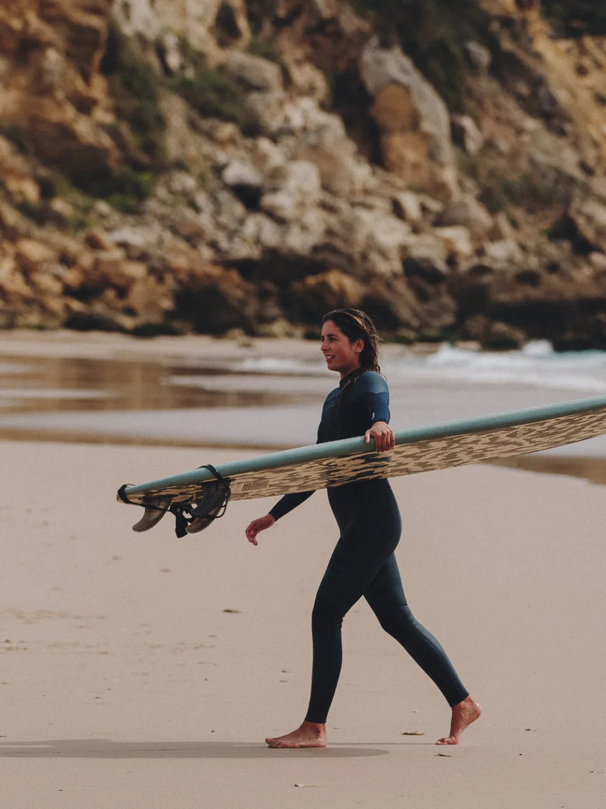 Dis-nous trois choses qui te fontaimer le surf.