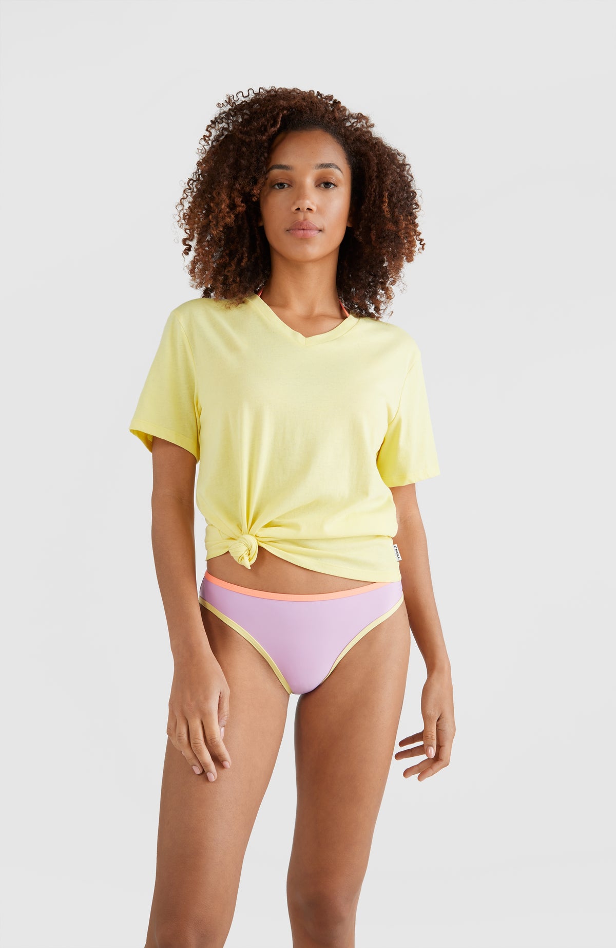 T-shirt Essentials à col V | Sunshine