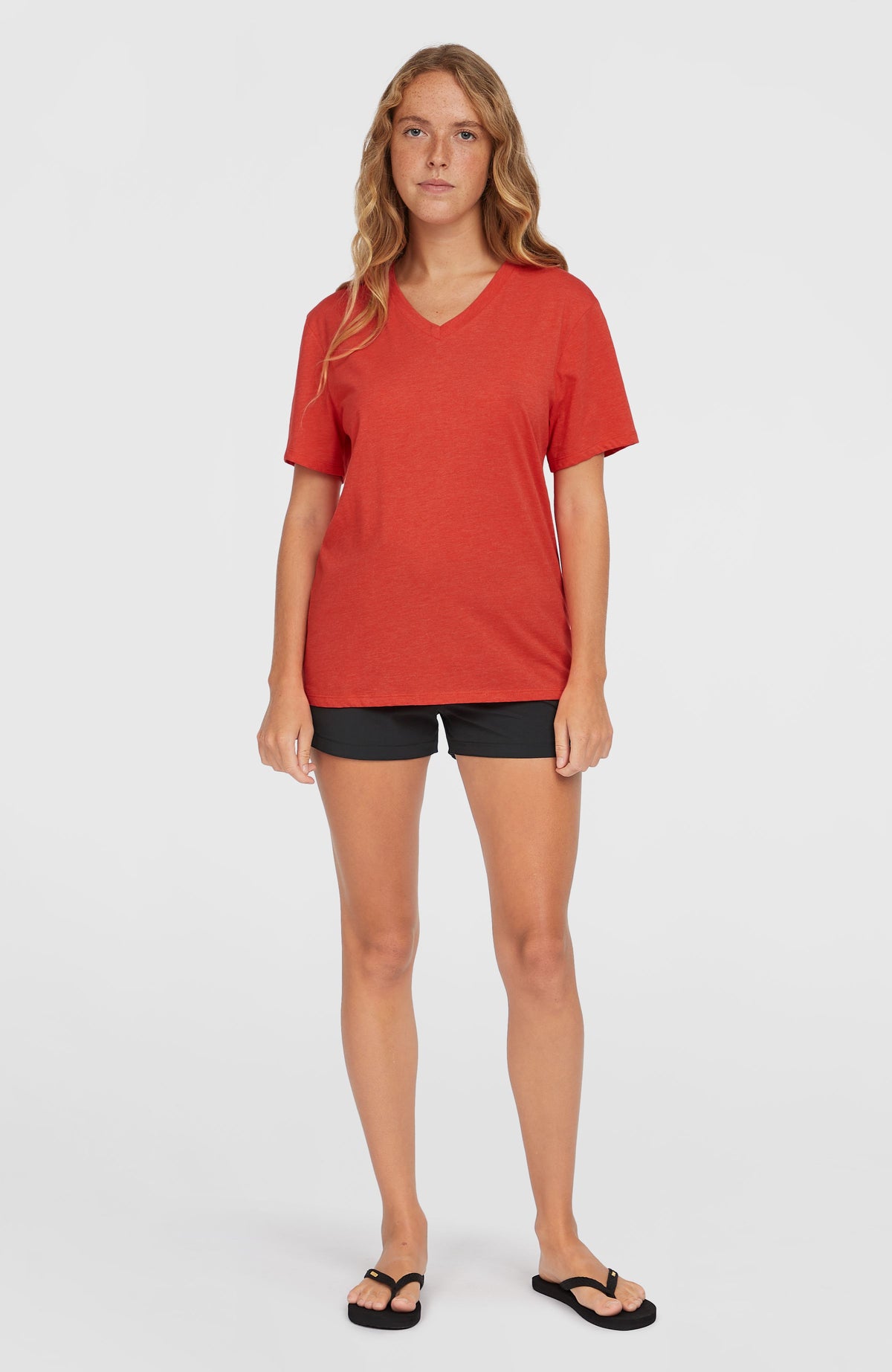 T-shirt Essentials à col V | Sunrise Red