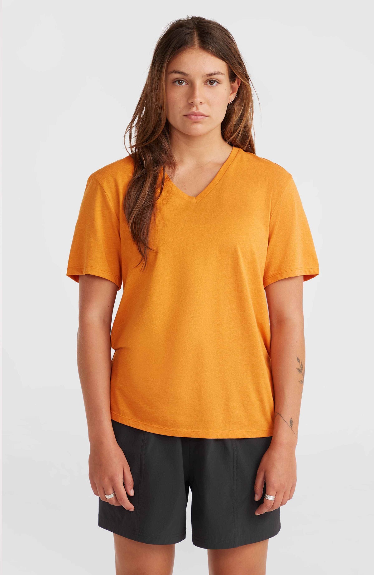 T-shirt Essentials à col V | Nugget