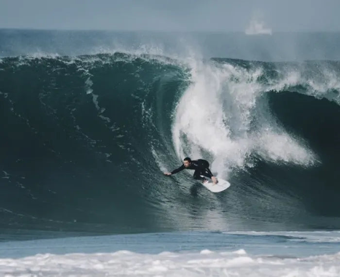 L'équipe O'Neill traque la houle le long de la côte portugaise