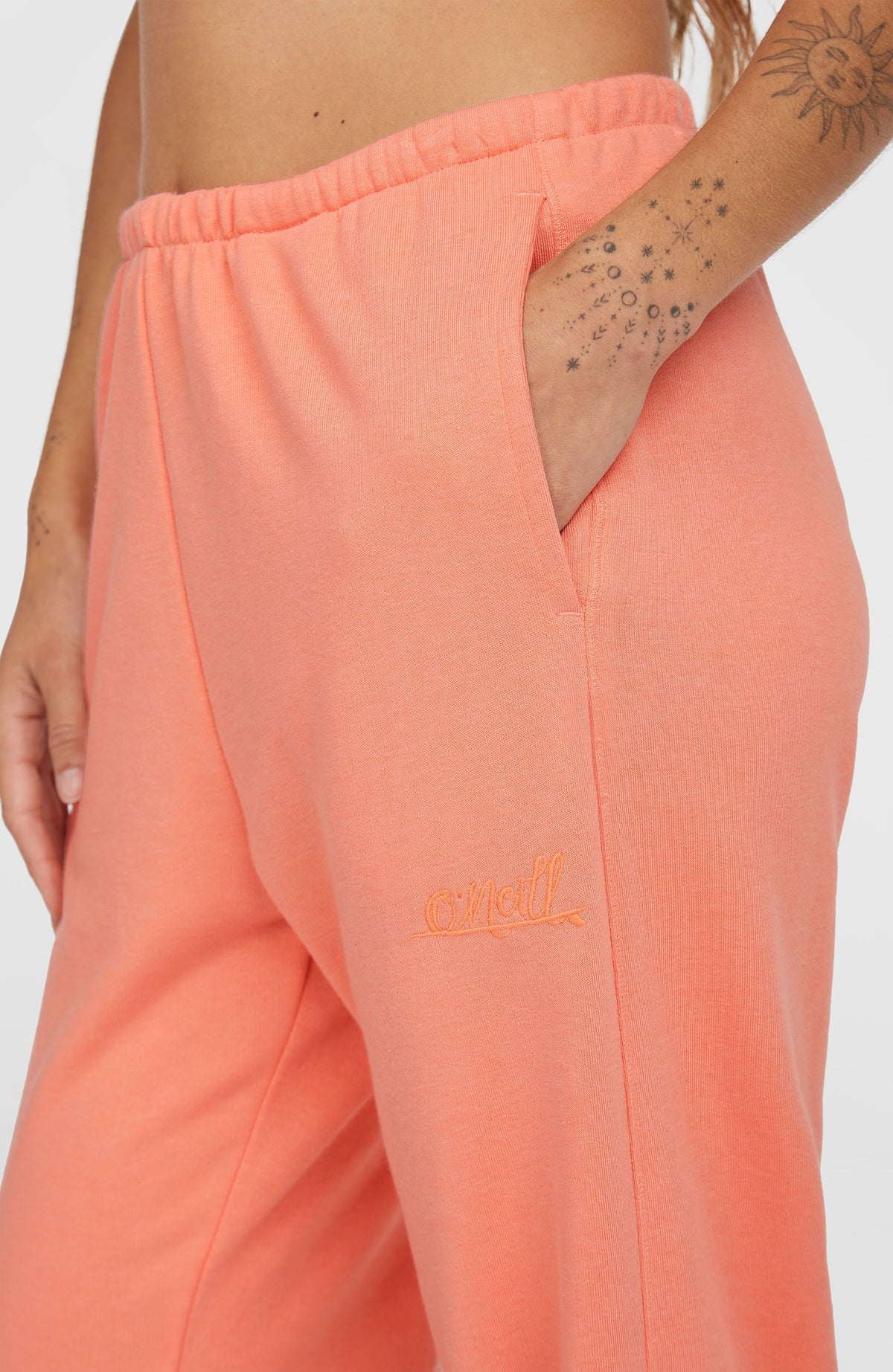 Pantalon de survêtement Essentials Script | Coral Pink