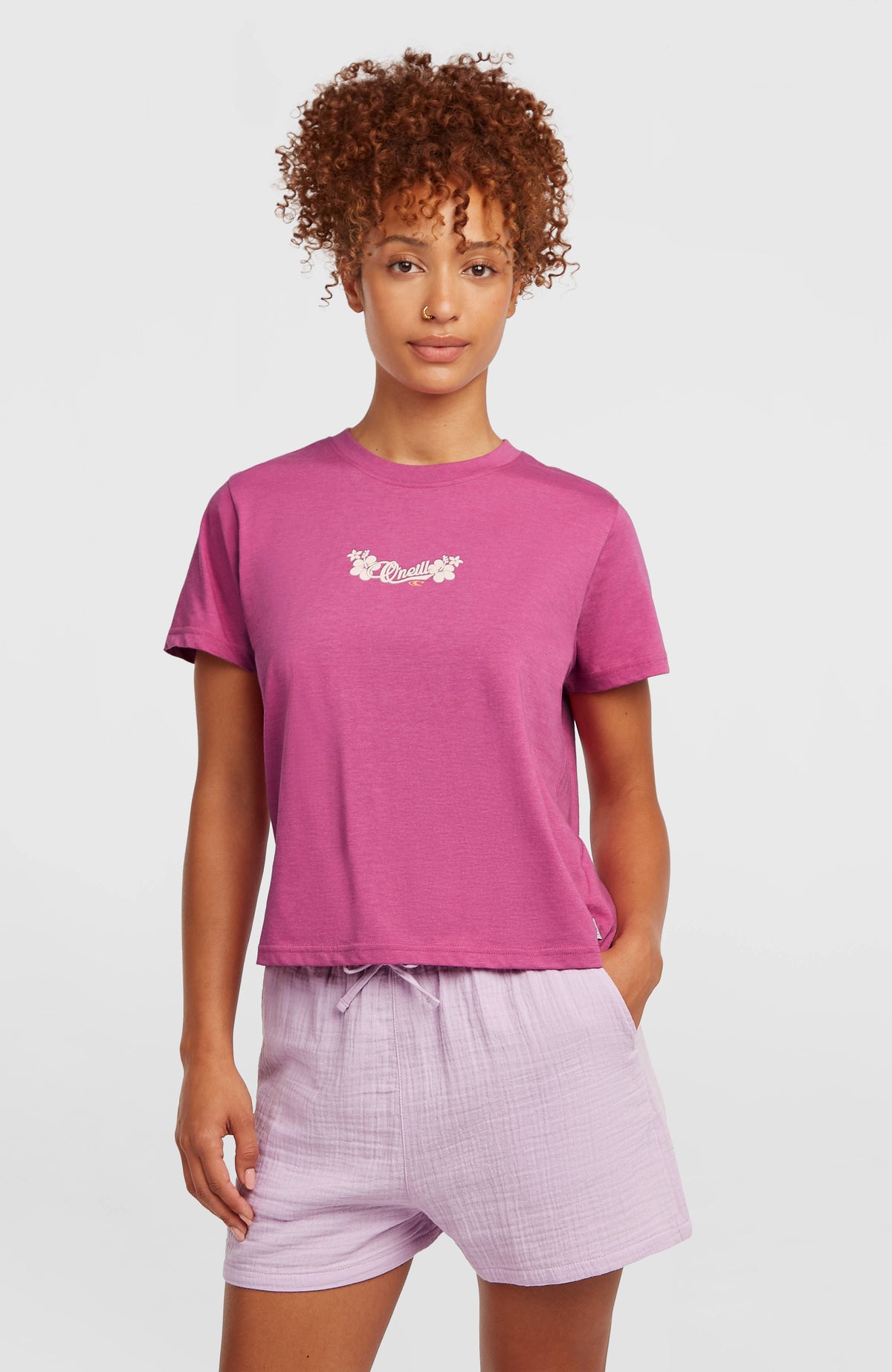 T-shirt Essentials Script | Electric Fuschia
