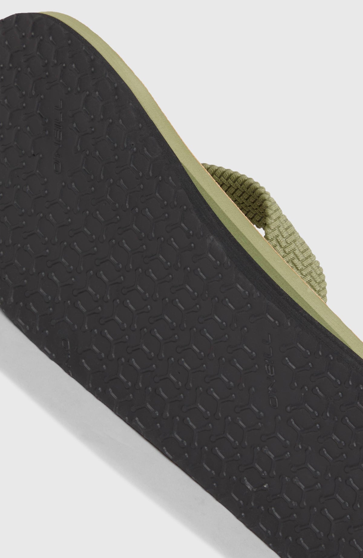 Tongs Chad | Avery Fern