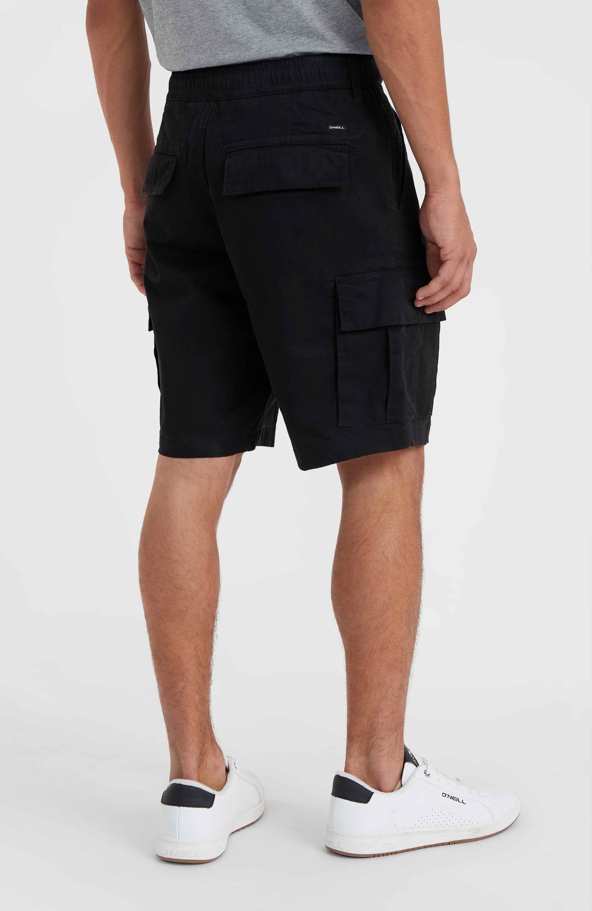 Short cargo Essentials | Black Out