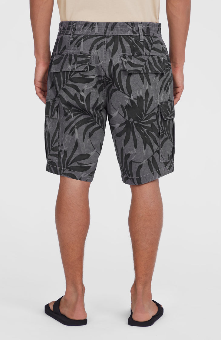 Short cargo Essentials | Black Dipped Leaves