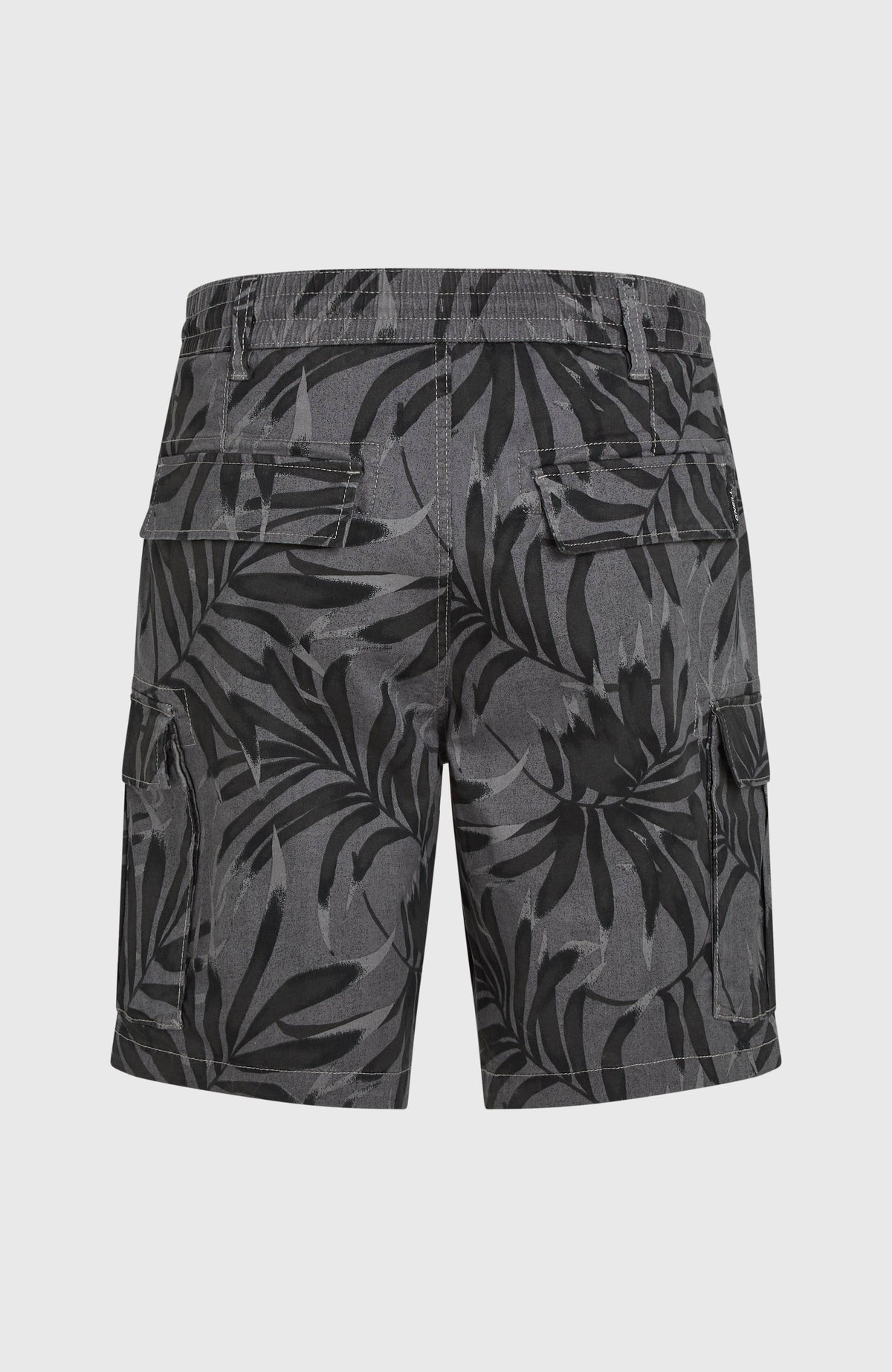 Short cargo Essentials | Black Dipped Leaves