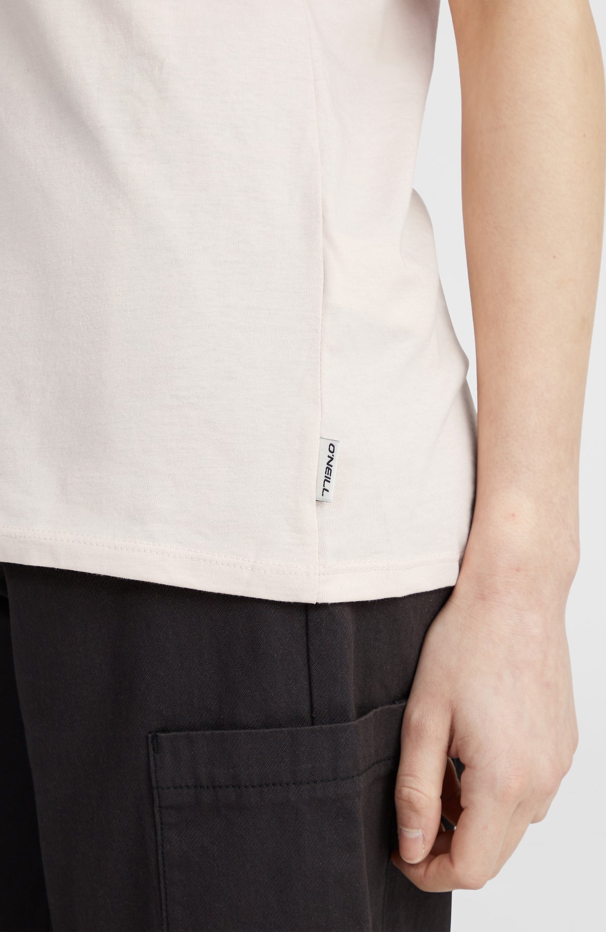 T-shirt Essentials à col V | Peach Whip