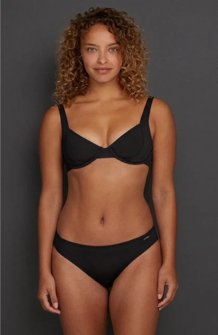 femmes bikinis underwire